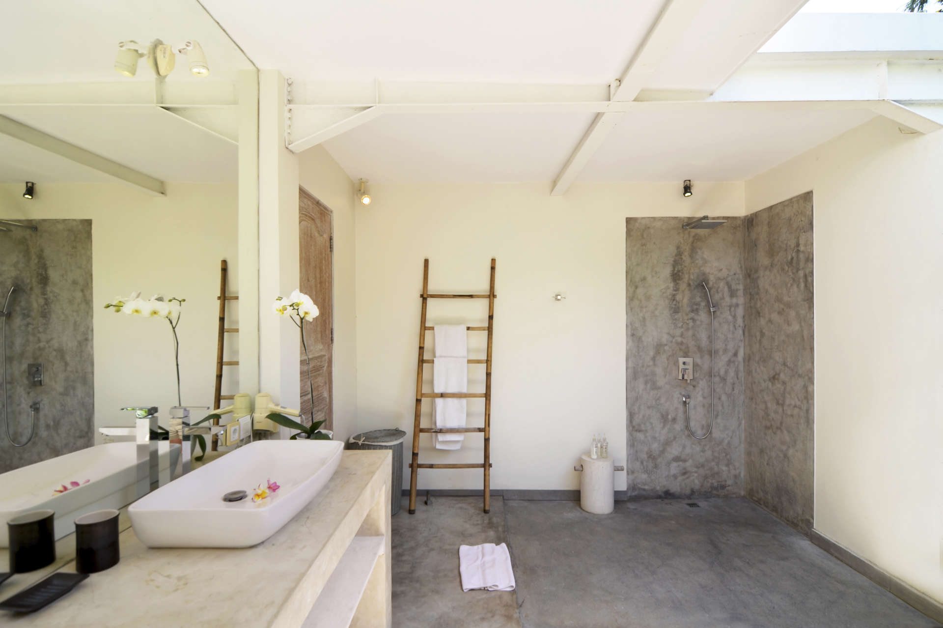 Najem lastne zasebne vile s 5 zvezdicami po najboljši ceni v Canggu, Villa Bali 2018