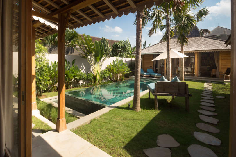 Popoln vodnik za najem vaše ekskluzivne počitniške vile v Kerobokanu z zasebnim bazenom in polnim osebjem, Villa Bali 2019
