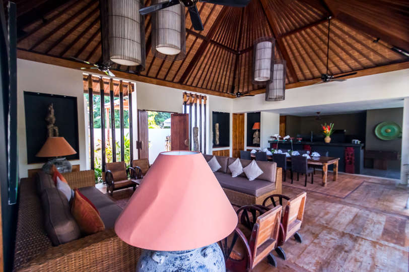 Kako najeti lastno zasebno luksuzno počitniško vilo v Seminyaku za manj kot osnovni hotel, Villa Bali 2040