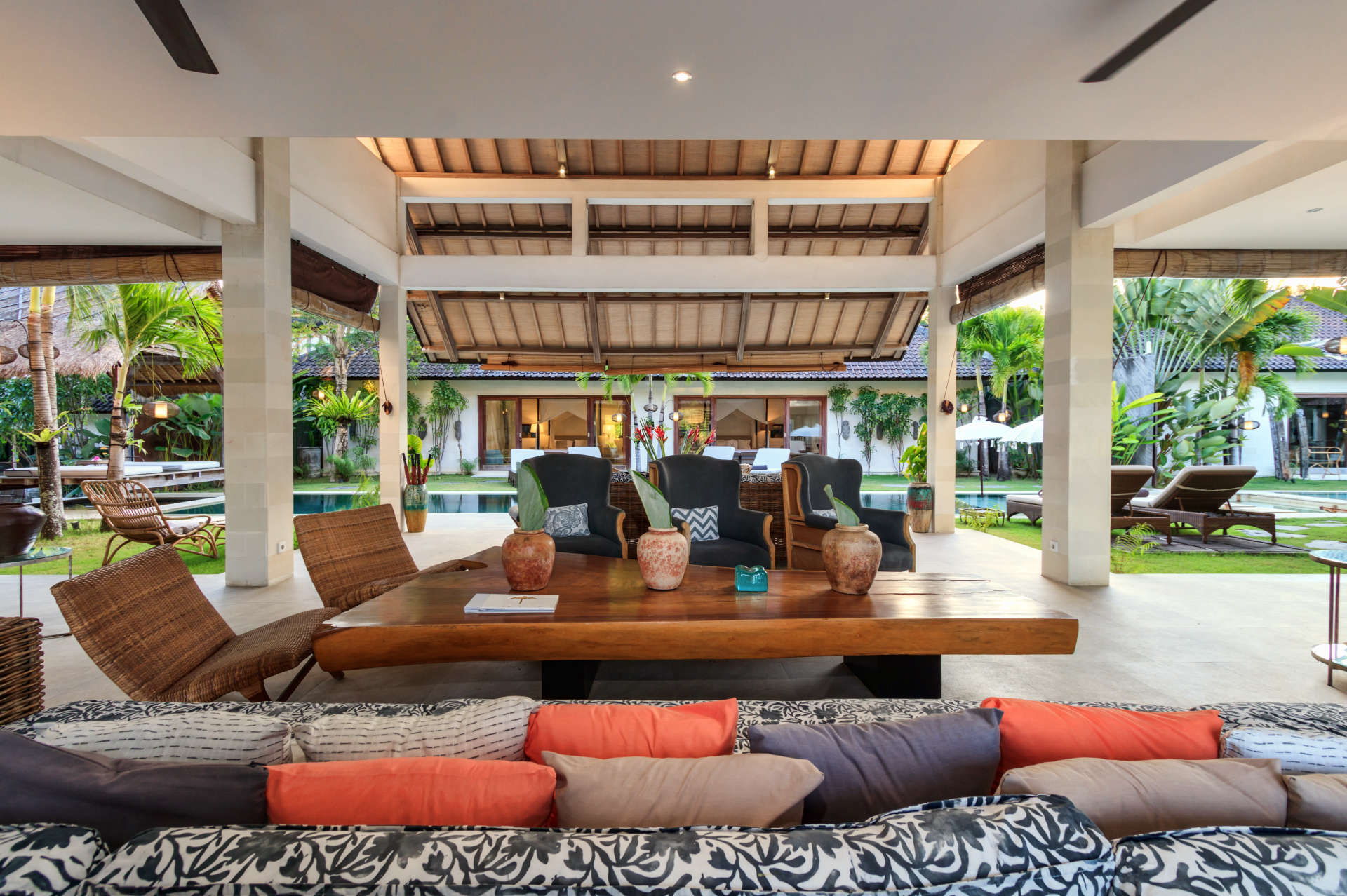 Luksuzna vila s 5 spalnicami in zasebnim bazenom, Bali Villa 2055
