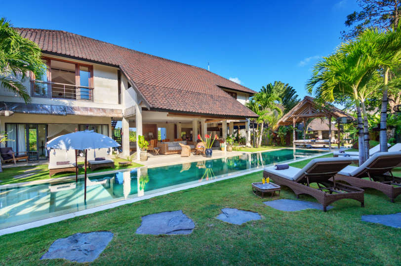 Luksuzna vila s 5 spalnicami in zasebnim bazenom, Bali Villa 2055