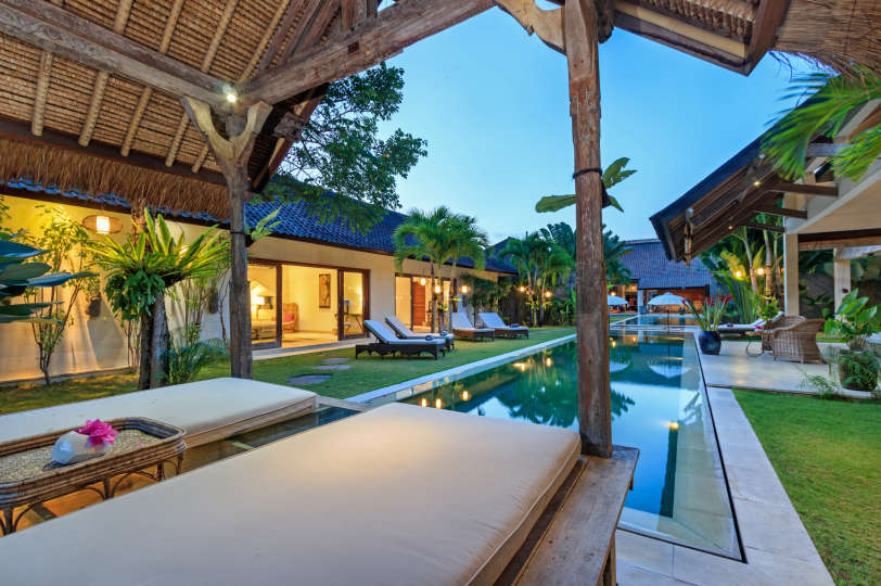 Luksuzna vila s 5 spalnicami in zasebnim bazenom, Bali Villa 2055