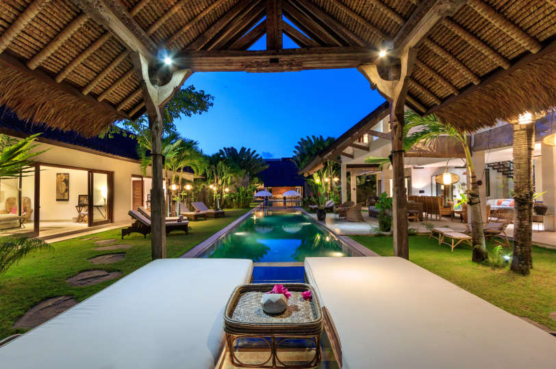 Luksuzna vila s 5 spalnicami in zasebnim bazenom, Bali Villa 2055