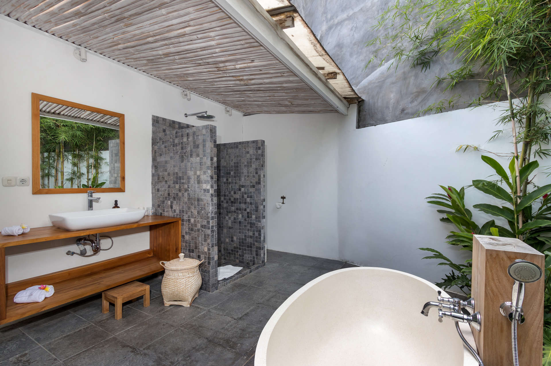 Luksuzna vila s 4 spalnicami in zasebnim bazenom, Bali Villa 2067