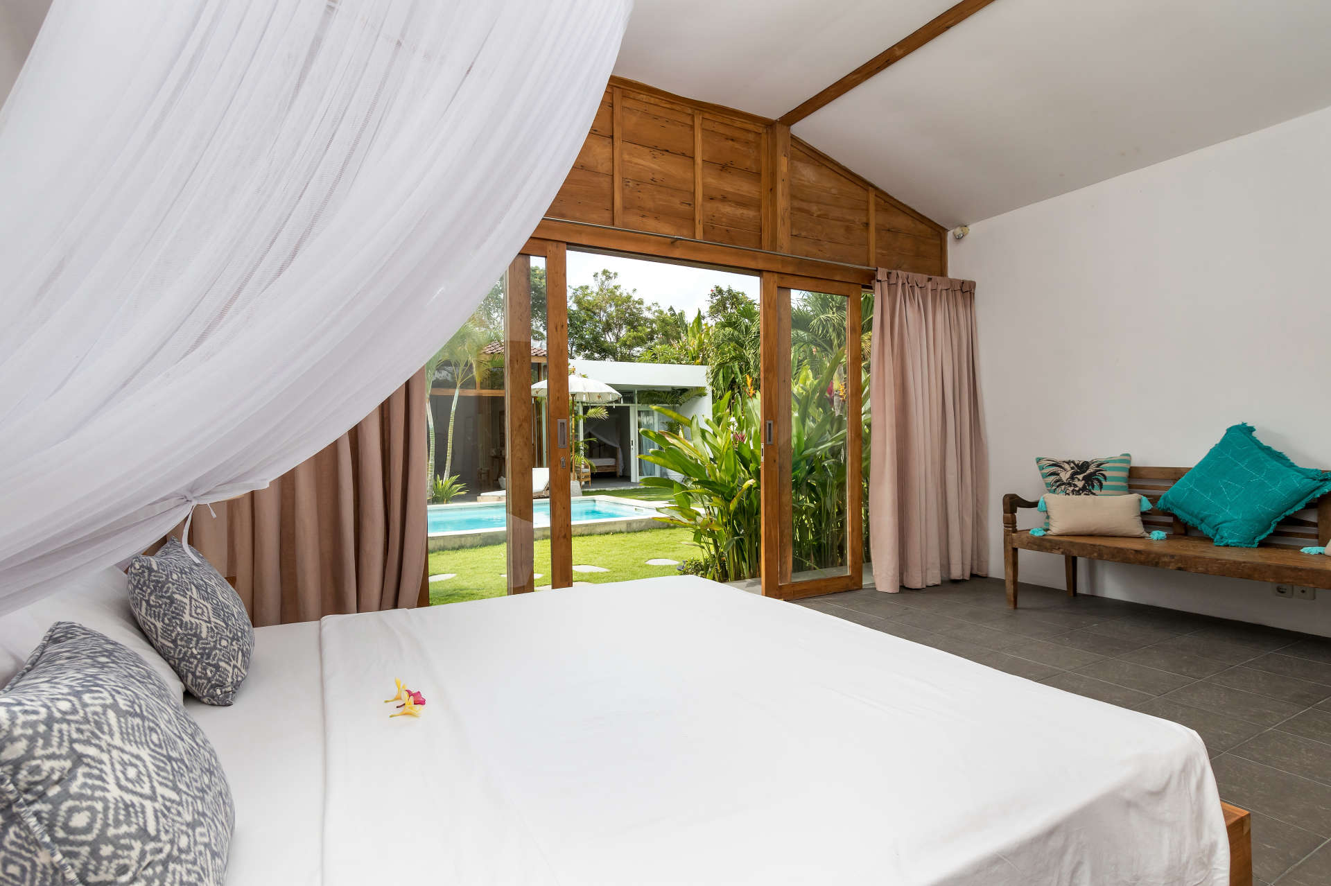 Luksuzna vila s 4 spalnicami in zasebnim bazenom, Bali Villa 2067