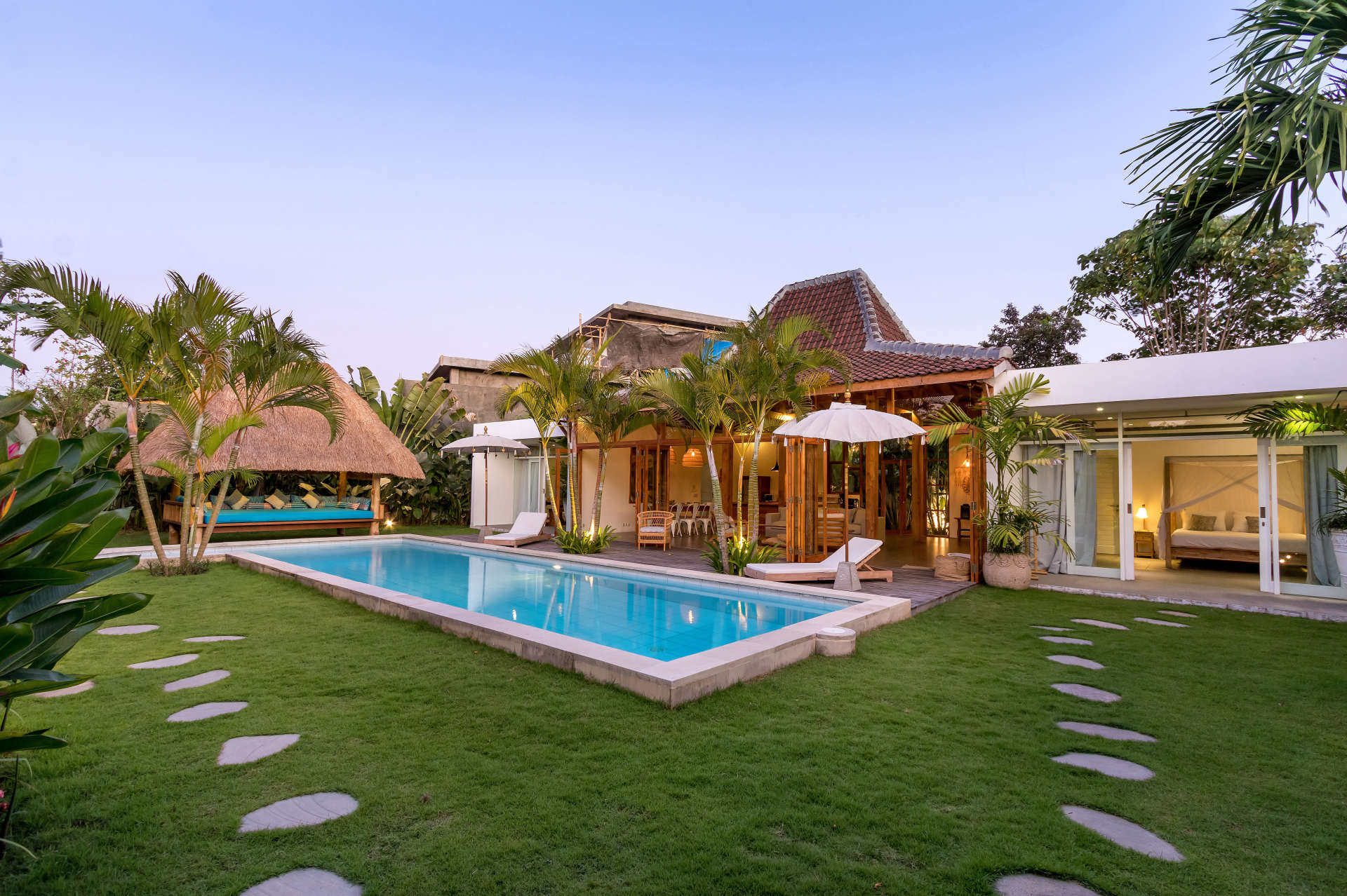 Luksuzna vila s 4 spalnicami in zasebnim bazenom, Bali Villa 2067