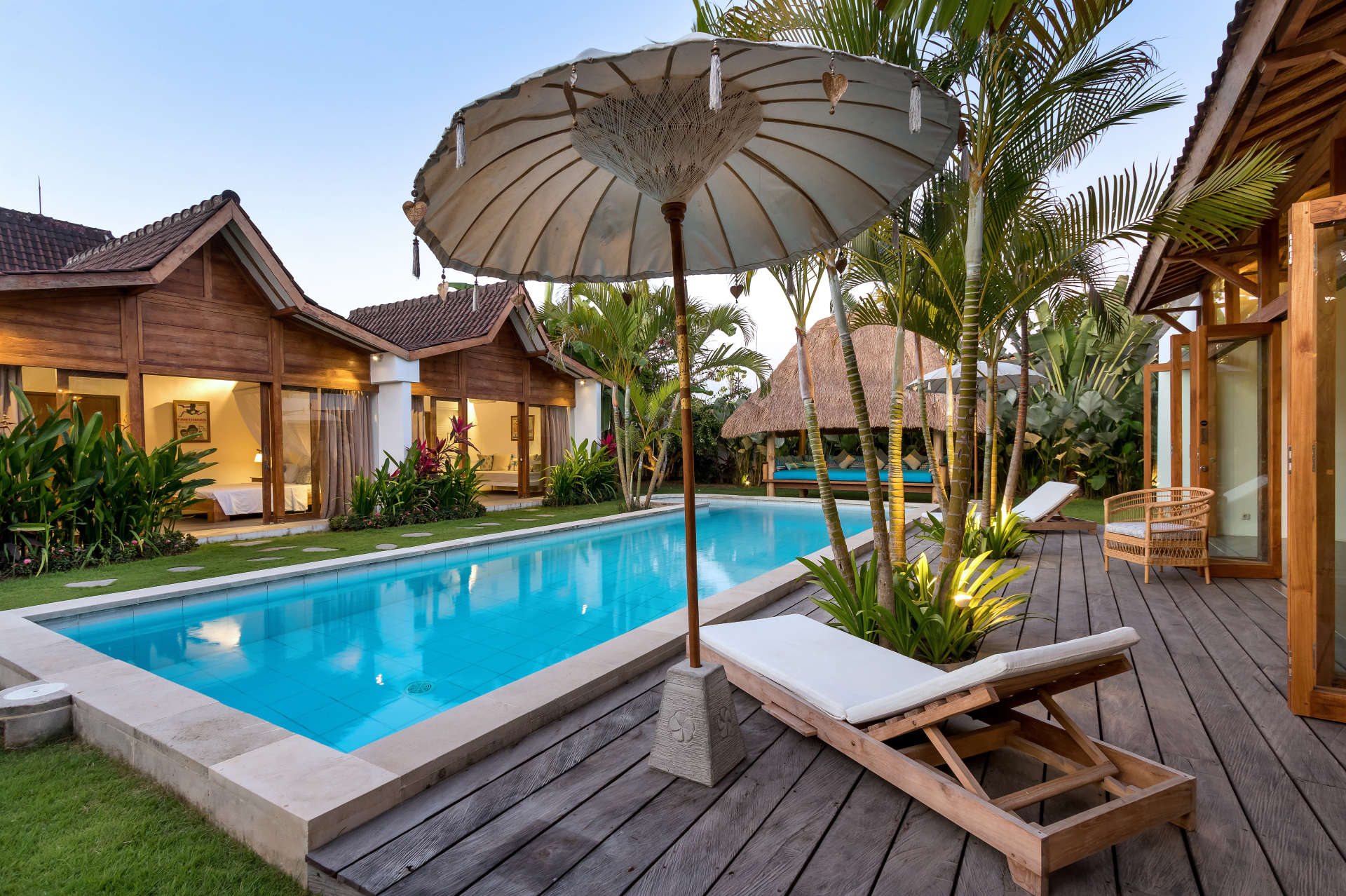 Luksuzna vila s 4 spalnicami in zasebnim bazenom, Bali Villa 2067