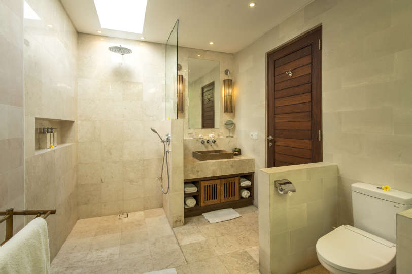 Všeč vam bo ta luksuzna počitniška vila s 7 spalnicami v Seminyaku z zasebnim bazenom, Villa Bali 2071