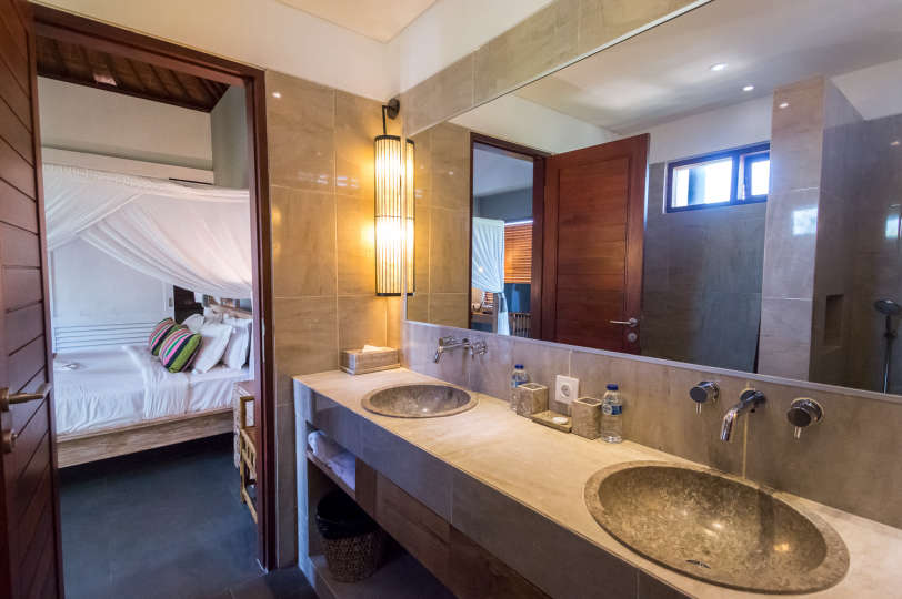 Všeč vam bo ta luksuzna počitniška vila z 12 spalnicami v Seminyaku z zasebnim bazenom, Villa Bali 2081