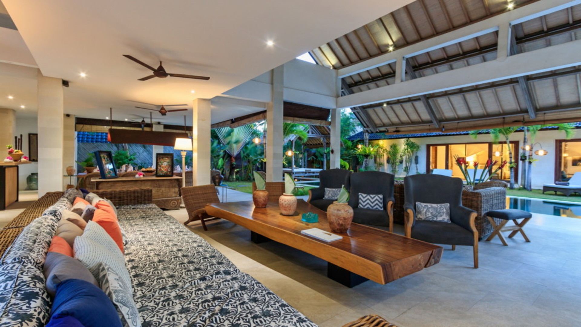 5-zvezdična vila za najem na Baliju, Bali Villa 2084