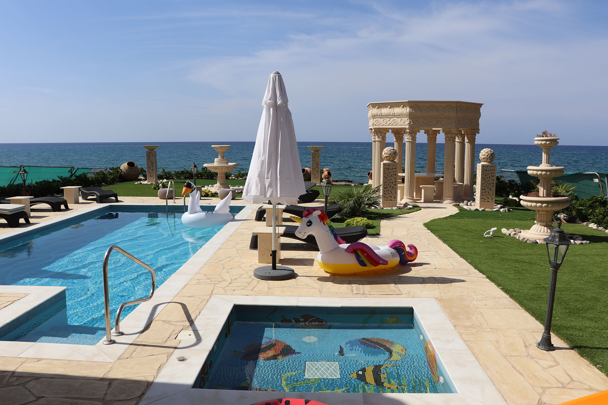 Predstavljajte si, da najamete lastno zasebno ciprsko vilo s 5 zvezdicami na plaži, Paphos Villa 1410