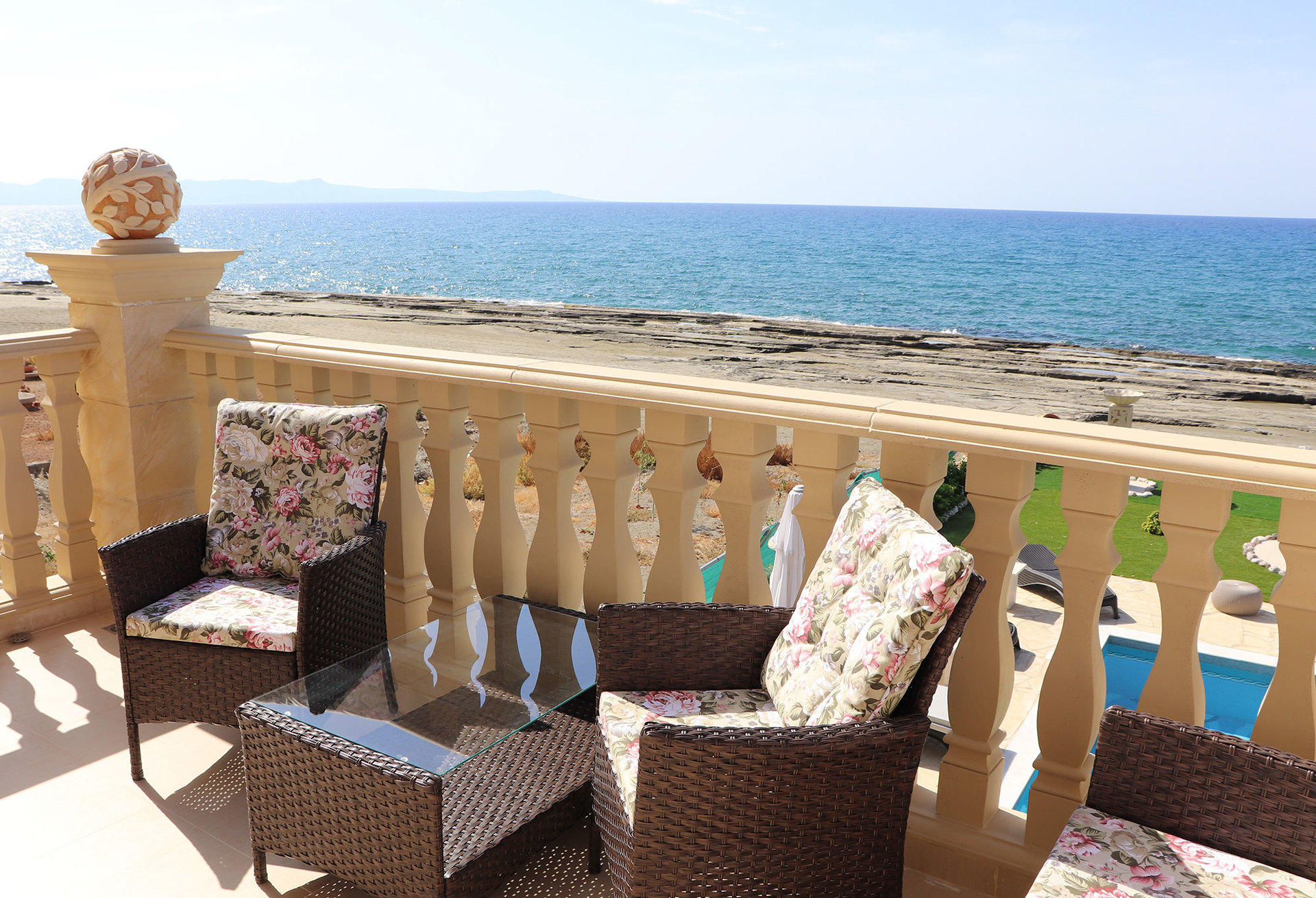 Predstavljajte si, da najamete lastno zasebno ciprsko vilo s 5 zvezdicami na plaži, Paphos Villa 1410
