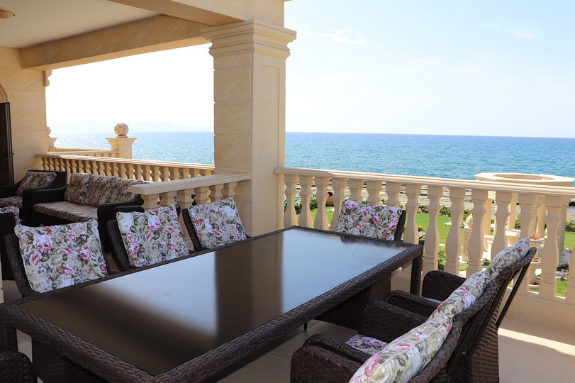 Predstavljajte si, da najamete lastno zasebno ciprsko vilo s 5 zvezdicami na plaži, Paphos Villa 1410