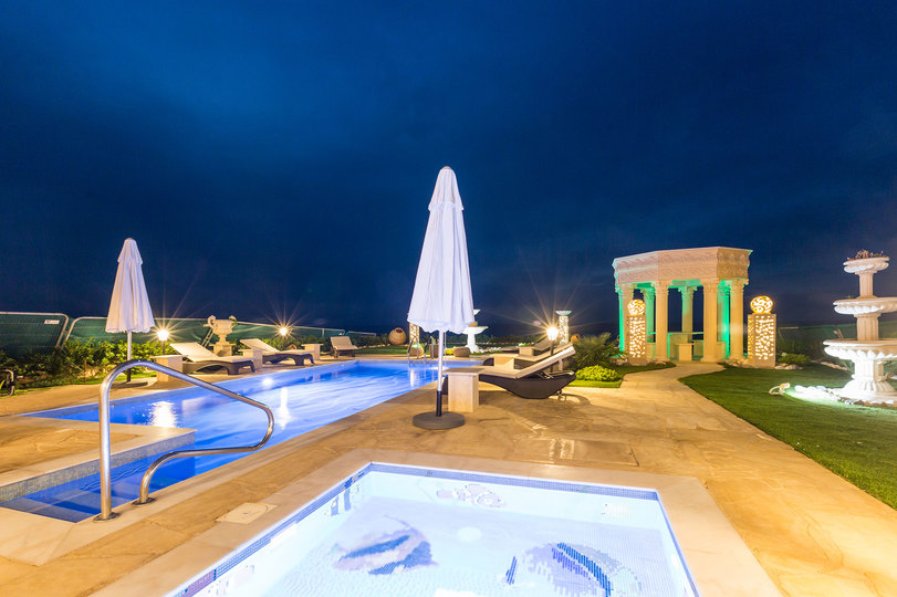 Predstavljajte si, da najamete lastno zasebno ciprsko vilo s 5 zvezdicami na plaži, Paphos Villa 1410