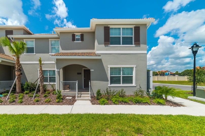 Končno lahko vi in vaša družina najamete luksuzno hišo v letovišču Storey Lake z zasebnim bazenom, Townhome Orlando 1002