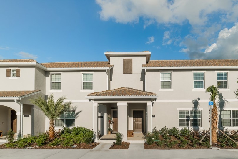 Vam in vaši družini bo všeč ta hiša s 5 zvezdicami in zasebnim bazenom v letovišču Storey Lake, Orlando TownHome 1004
