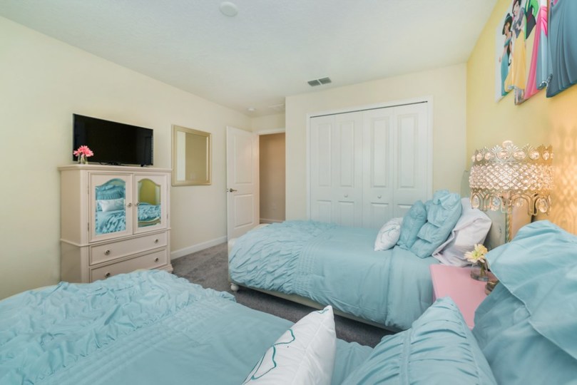 Vam in vaši družini bo všeč ta hiša s 5 zvezdicami in zasebnim bazenom v letovišču Storey Lake, Orlando TownHome 1004