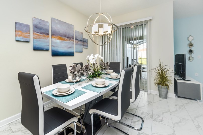 Vam in vaši družini bo všeč ta hiša s 5 zvezdicami in zasebnim bazenom v letovišču Storey Lake, Orlando TownHome 1004