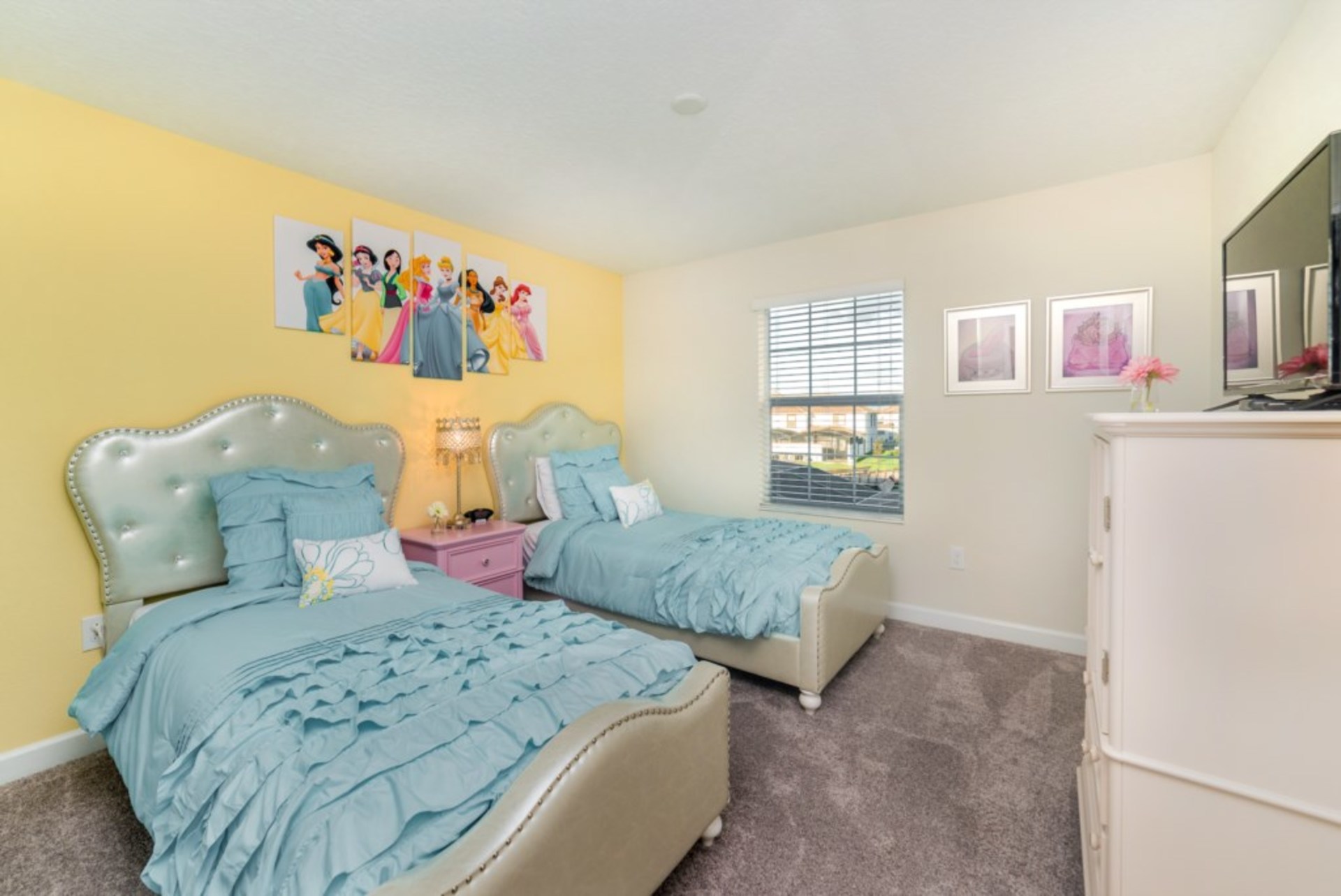 Vam in vaši družini bo všeč ta hiša s 5 zvezdicami in zasebnim bazenom v letovišču Storey Lake, Orlando TownHome 1004