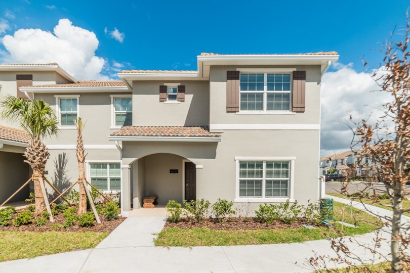 Vam in vaši družini bo všeč ta hiša s 5 zvezdicami in zasebnim bazenom v letovišču Storey Lake, Townhome Orlando 6414