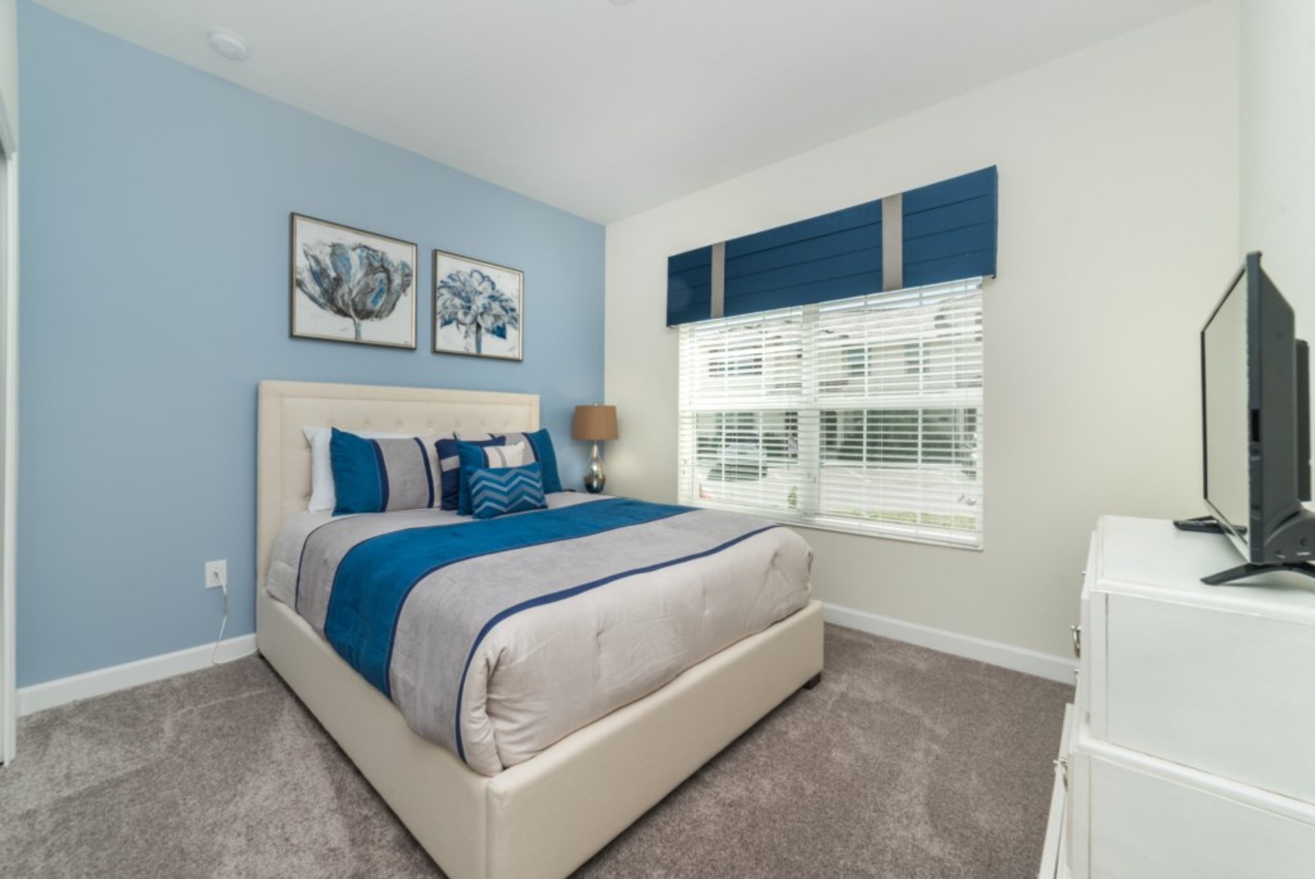 Vam in vaši družini bo všeč ta hiša s 5 zvezdicami in zasebnim bazenom v letovišču Storey Lake, Townhome Orlando 6414