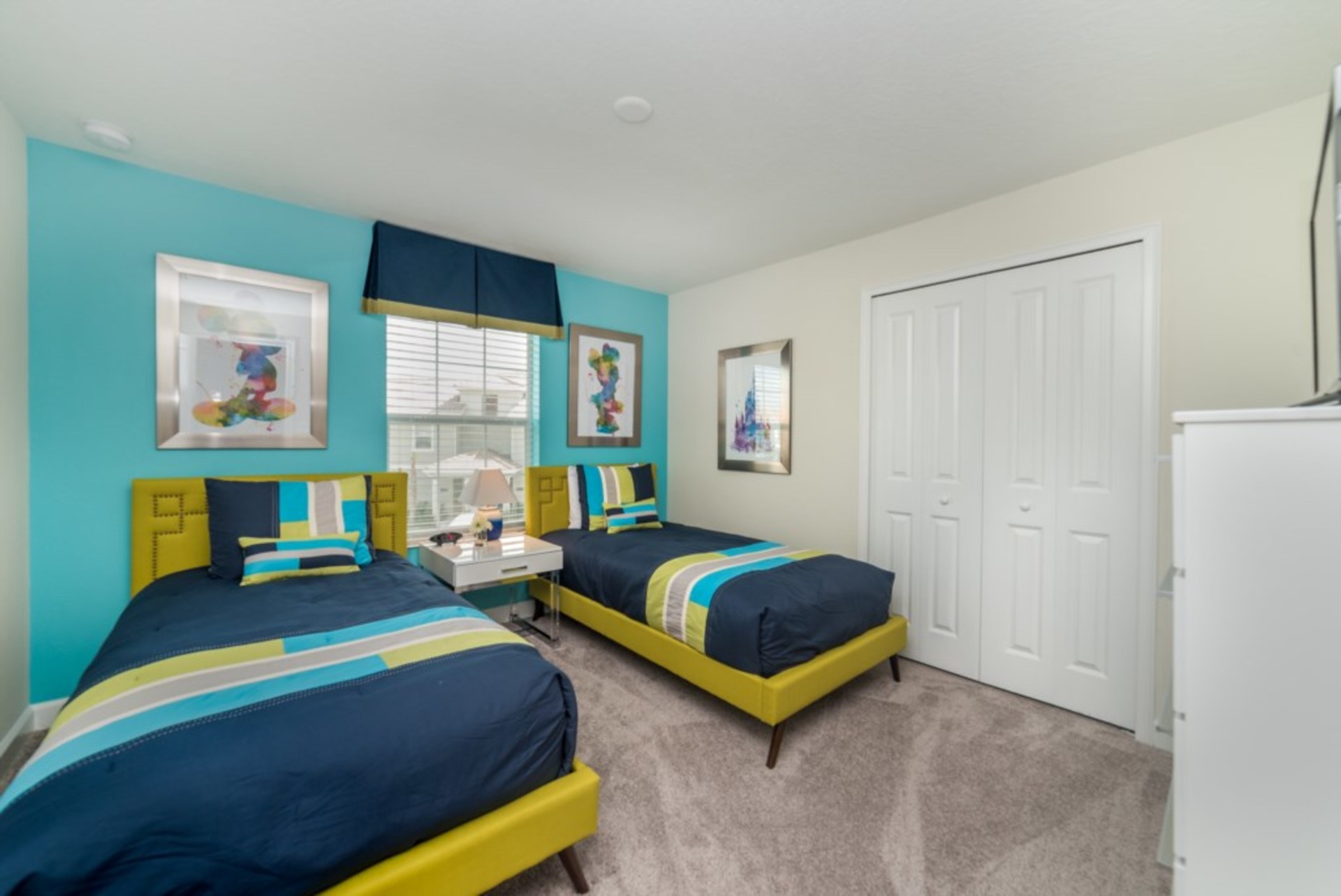 Vam in vaši družini bo všeč ta hiša s 5 zvezdicami in zasebnim bazenom v letovišču Storey Lake, Townhome Orlando 6414