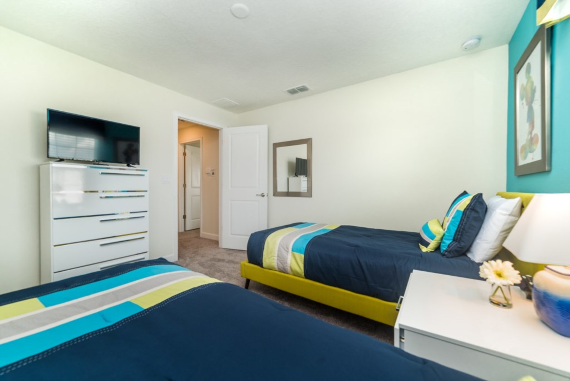 Vam in vaši družini bo všeč ta hiša s 5 zvezdicami in zasebnim bazenom v letovišču Storey Lake, Townhome Orlando 6414
