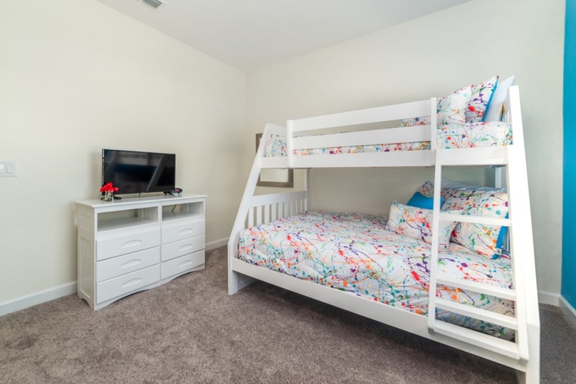 Vam in vaši družini bo všeč ta hiša s 5 zvezdicami in zasebnim bazenom v letovišču Storey Lake, Townhome Orlando 6414