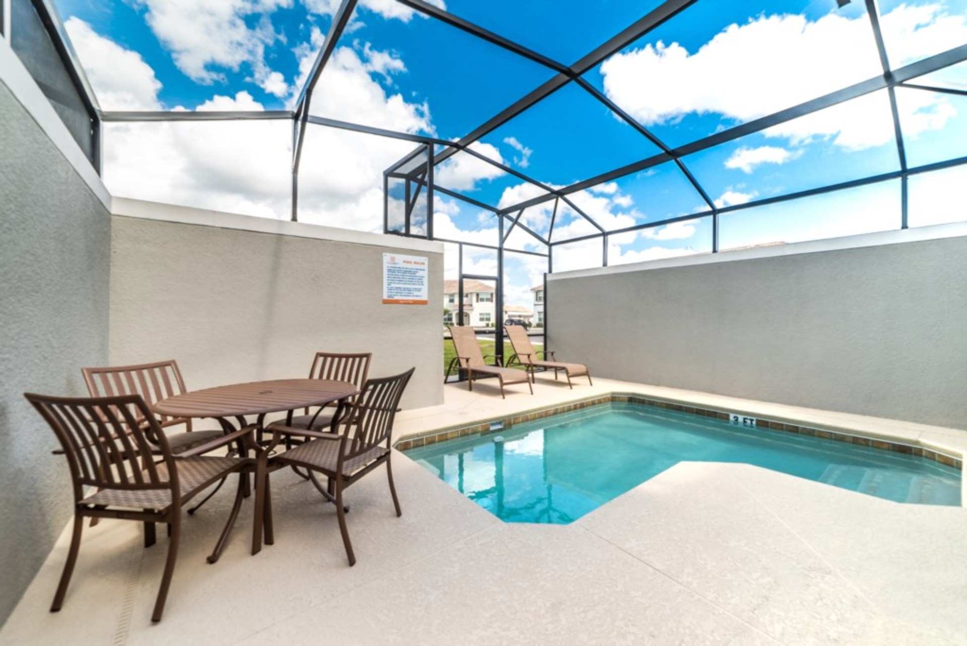 Vam in vaši družini bo všeč ta hiša s 5 zvezdicami in zasebnim bazenom v letovišču Storey Lake, Townhome Orlando 6414