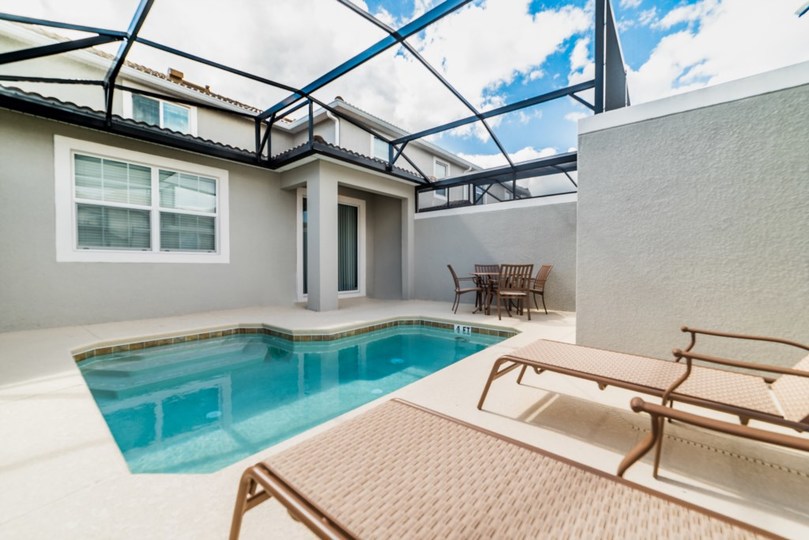 Vam in vaši družini bo všeč ta hiša s 5 zvezdicami in zasebnim bazenom v letovišču Storey Lake, Townhome Orlando 6414