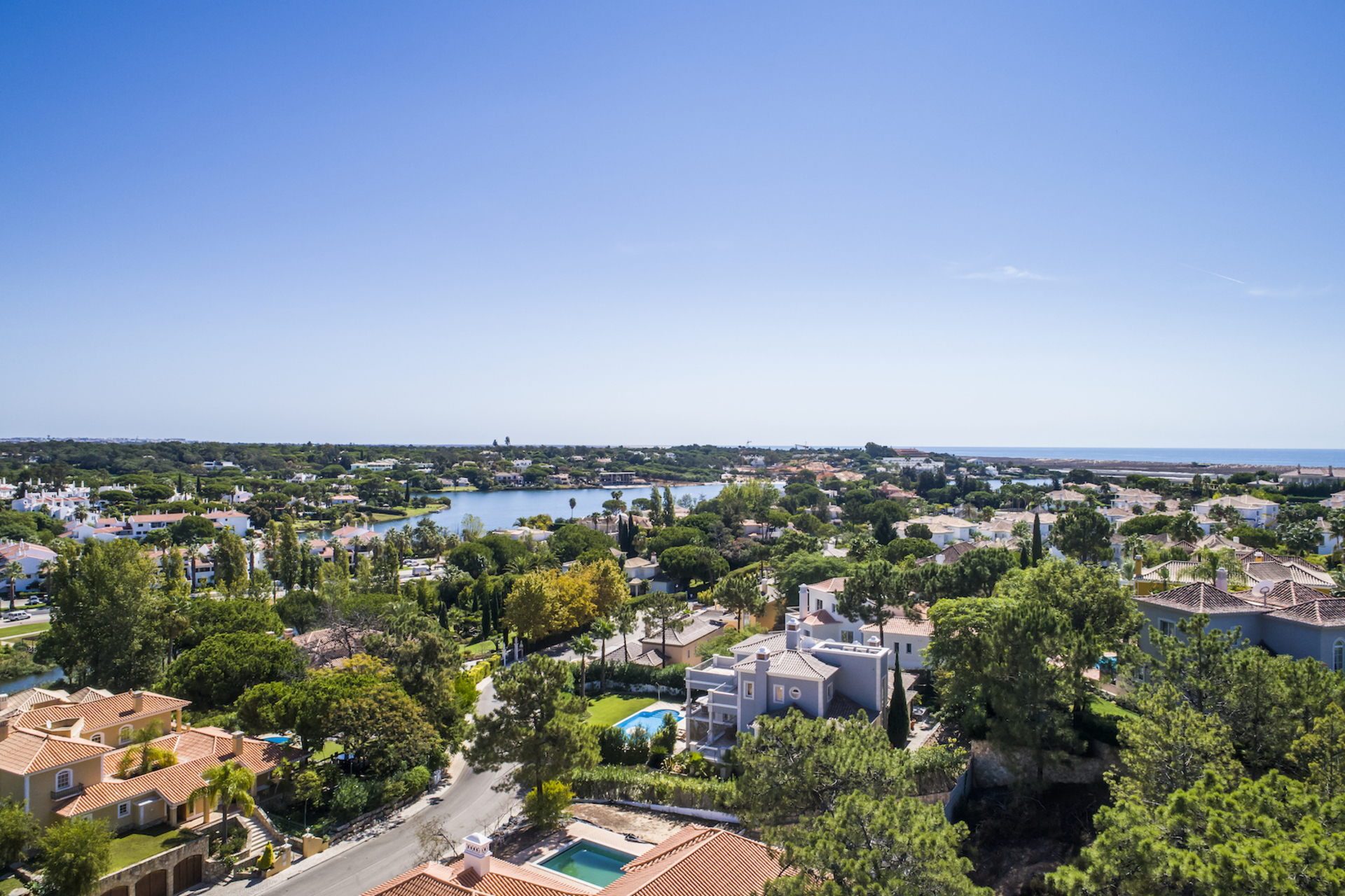 Čudovita vila z zasebnim bazenom, blizu plaže, Faro Villa 1007