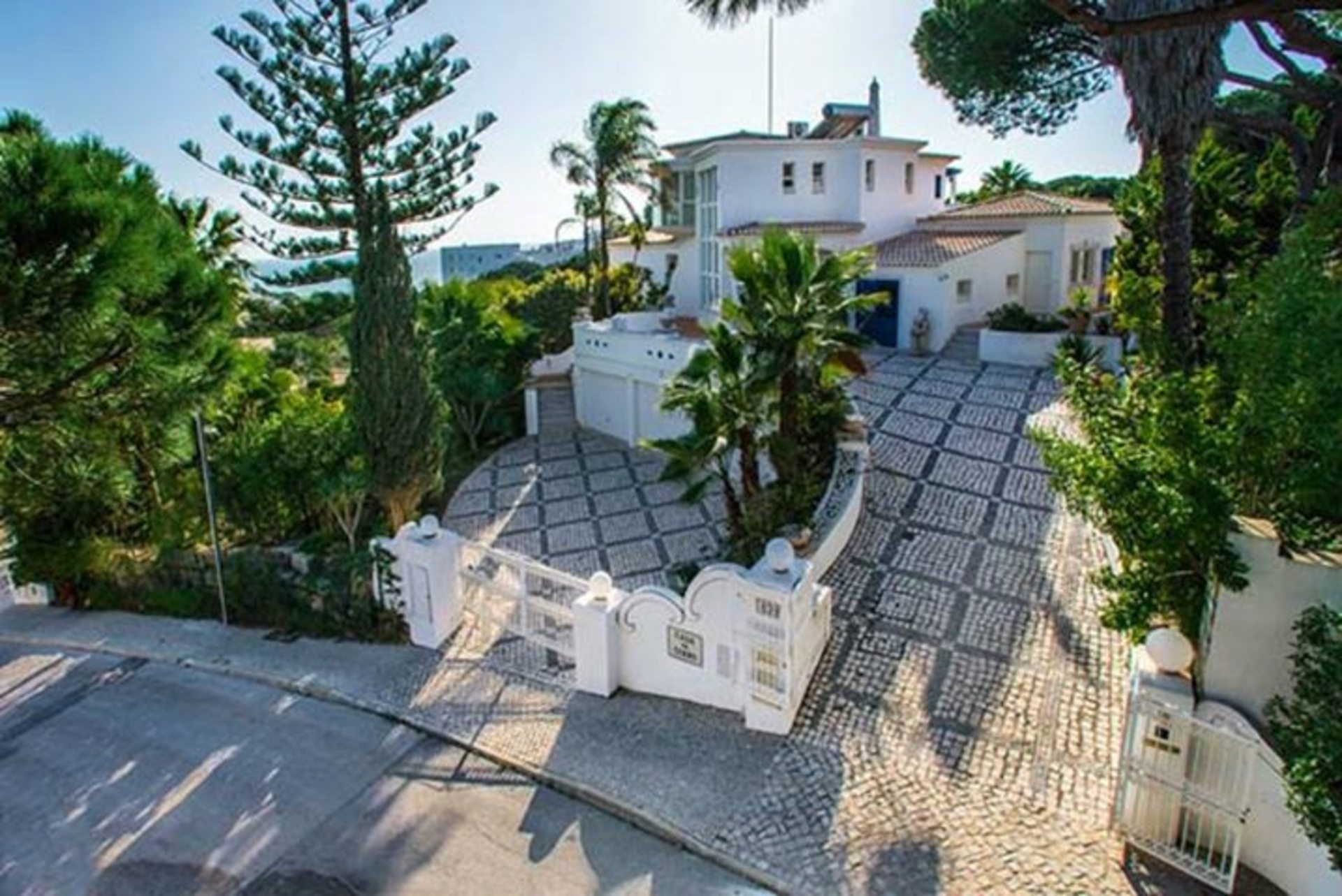 Kako najeti lastno zasebno luksuzno počitniško vilo z zasebnim bazenom na Vale Do Lobo, vila Faro 1033