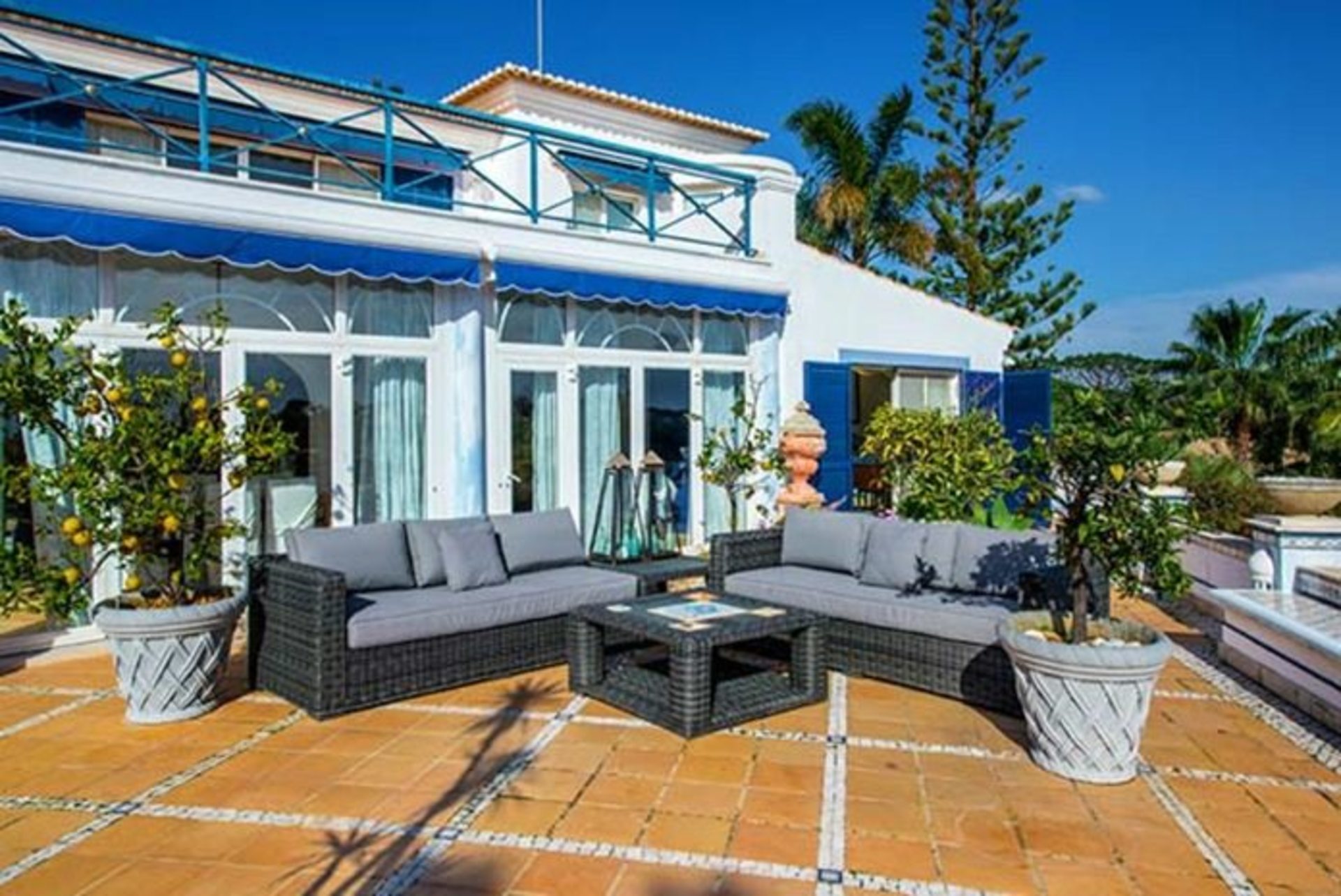 Kako najeti lastno zasebno luksuzno počitniško vilo z zasebnim bazenom na Vale Do Lobo, vila Faro 1033