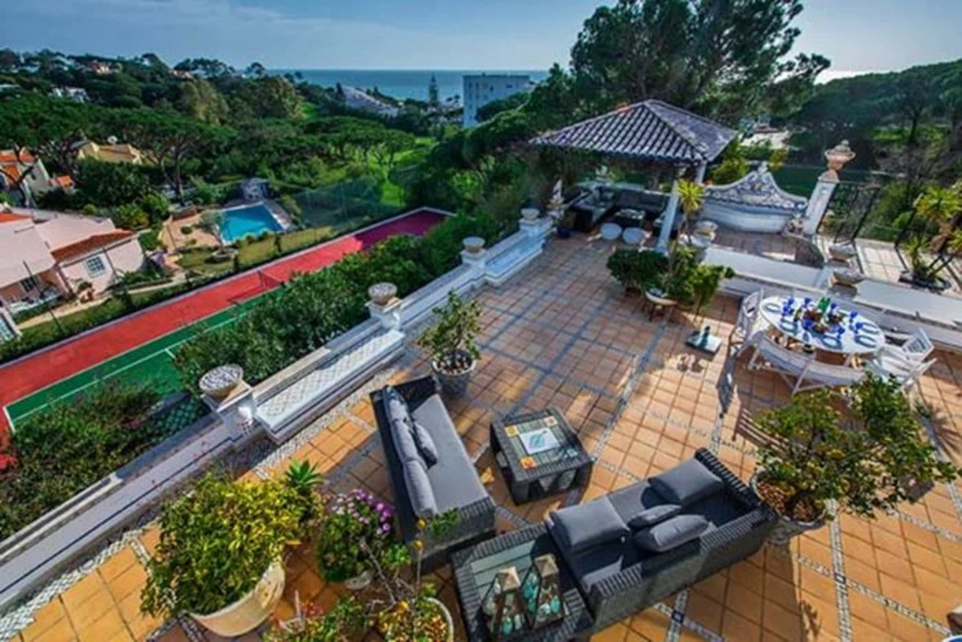 Kako najeti lastno zasebno luksuzno počitniško vilo z zasebnim bazenom na Vale Do Lobo, vila Faro 1033