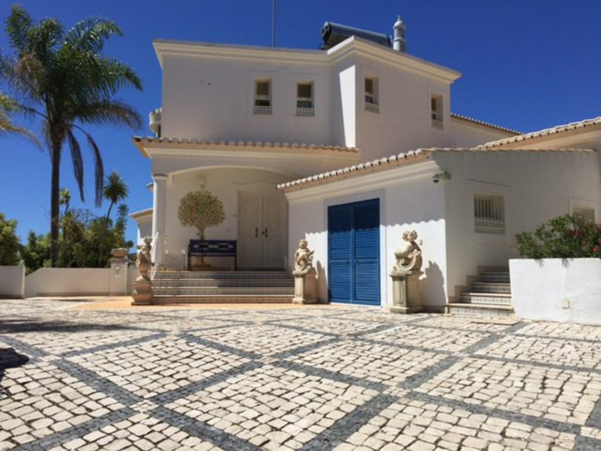 Kako najeti lastno zasebno luksuzno počitniško vilo z zasebnim bazenom na Vale Do Lobo, vila Faro 1033