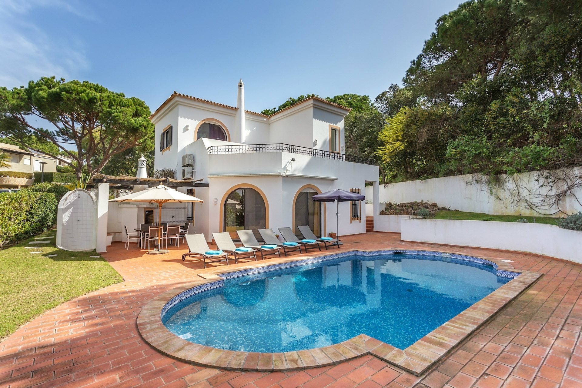 Čudovita 5-zvezdična vila z zasebnim bazenom, Faro Villa 1037