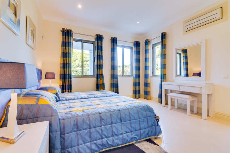 Vam in vaši družini bo všeč ta vila s 5 zvezdicami in zasebnim bazenom v letovišču Quinta do Lago, vila Algarve 1039