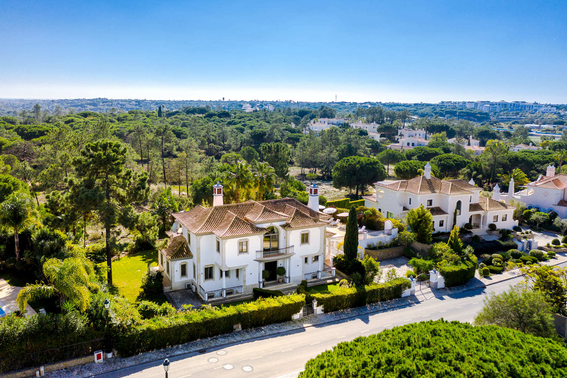 Vam in vaši družini bo všeč ta vila s 5 zvezdicami in zasebnim bazenom v letovišču Quinta do Lago, vila Algarve 1039