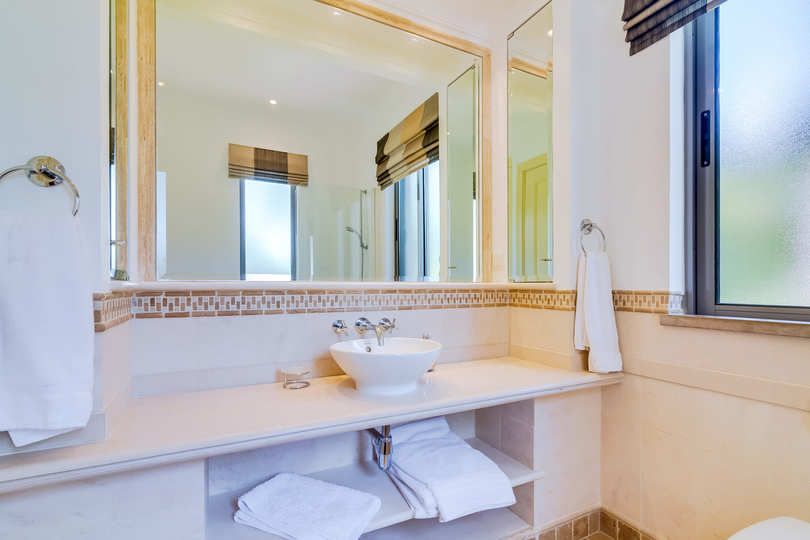 Vam in vaši družini bo všeč ta vila s 5 zvezdicami in zasebnim bazenom v letovišču Quinta do Lago, vila Algarve 1039
