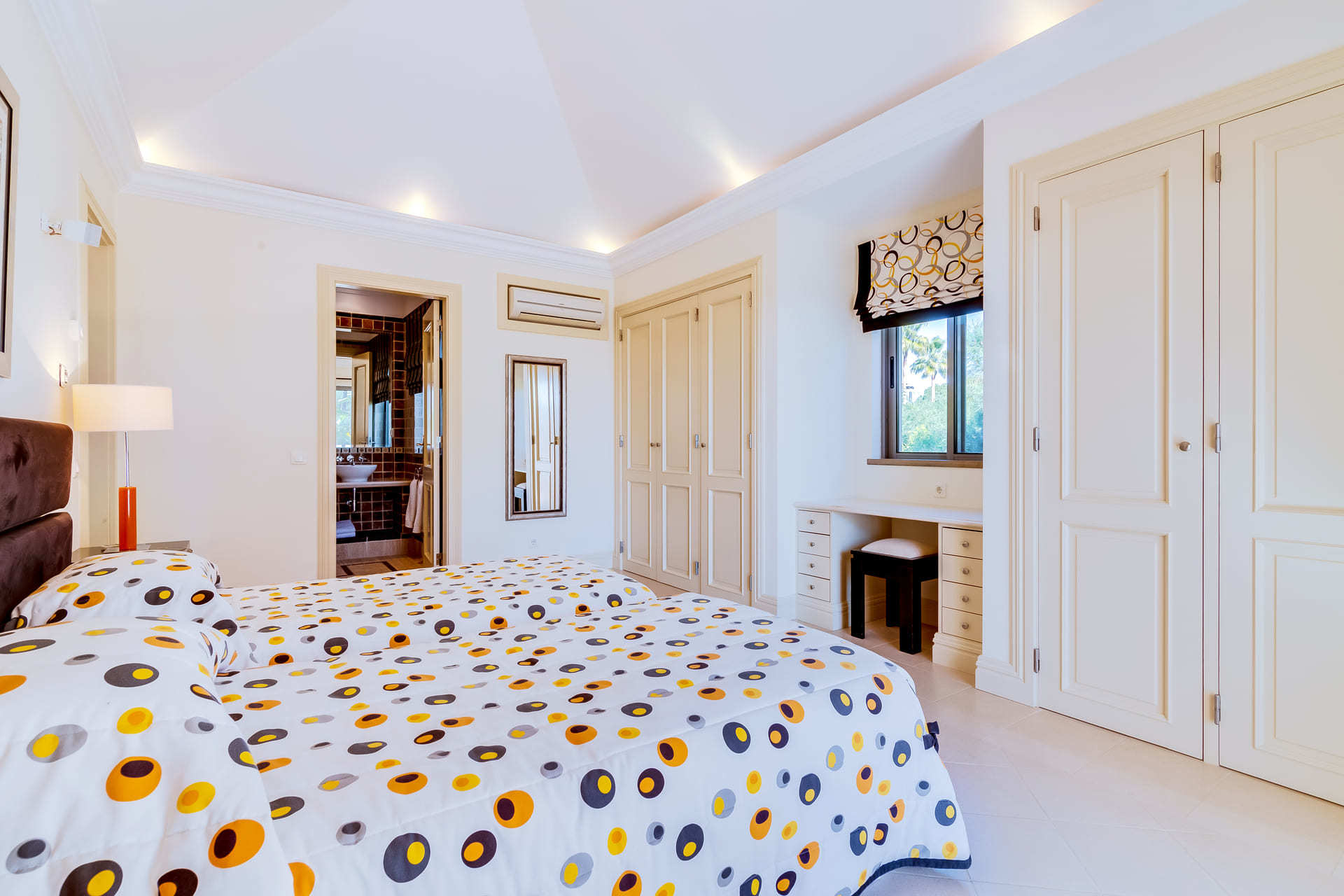 Vam in vaši družini bo všeč ta vila s 5 zvezdicami in zasebnim bazenom v letovišču Quinta do Lago, vila Algarve 1039