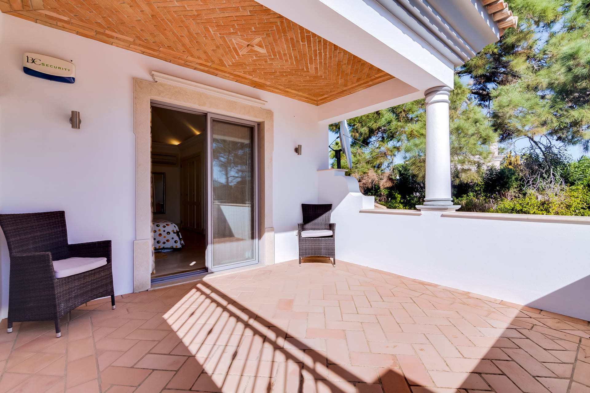 Vam in vaši družini bo všeč ta vila s 5 zvezdicami in zasebnim bazenom v letovišču Quinta do Lago, vila Algarve 1039