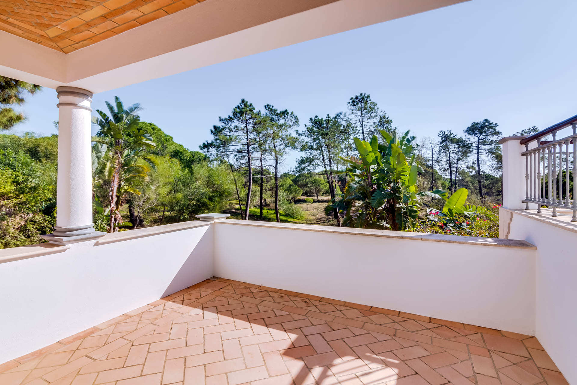 Vam in vaši družini bo všeč ta vila s 5 zvezdicami in zasebnim bazenom v letovišču Quinta do Lago, vila Algarve 1039