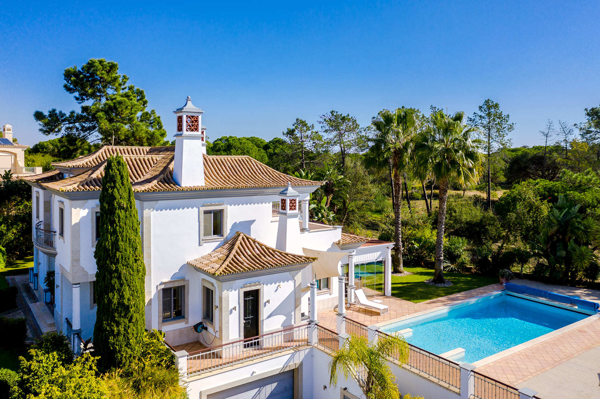 Vam in vaši družini bo všeč ta vila s 5 zvezdicami in zasebnim bazenom v letovišču Quinta do Lago, vila Algarve 1039