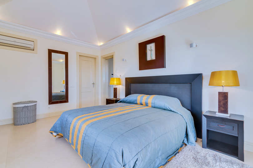 Vam in vaši družini bo všeč ta vila s 5 zvezdicami in zasebnim bazenom v letovišču Quinta do Lago, vila Algarve 1039
