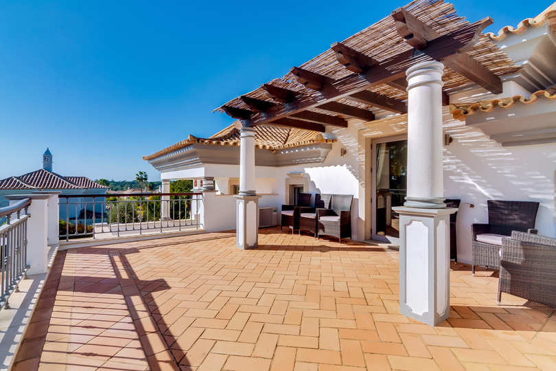 Vam in vaši družini bo všeč ta vila s 5 zvezdicami in zasebnim bazenom v letovišču Quinta do Lago, vila Algarve 1039
