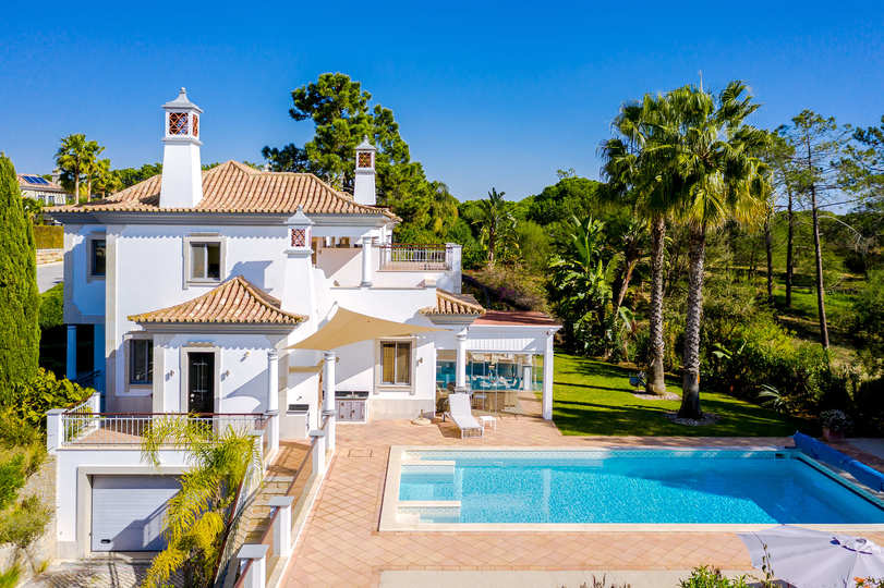 Vam in vaši družini bo všeč ta vila s 5 zvezdicami in zasebnim bazenom v letovišču Quinta do Lago, vila Algarve 1039