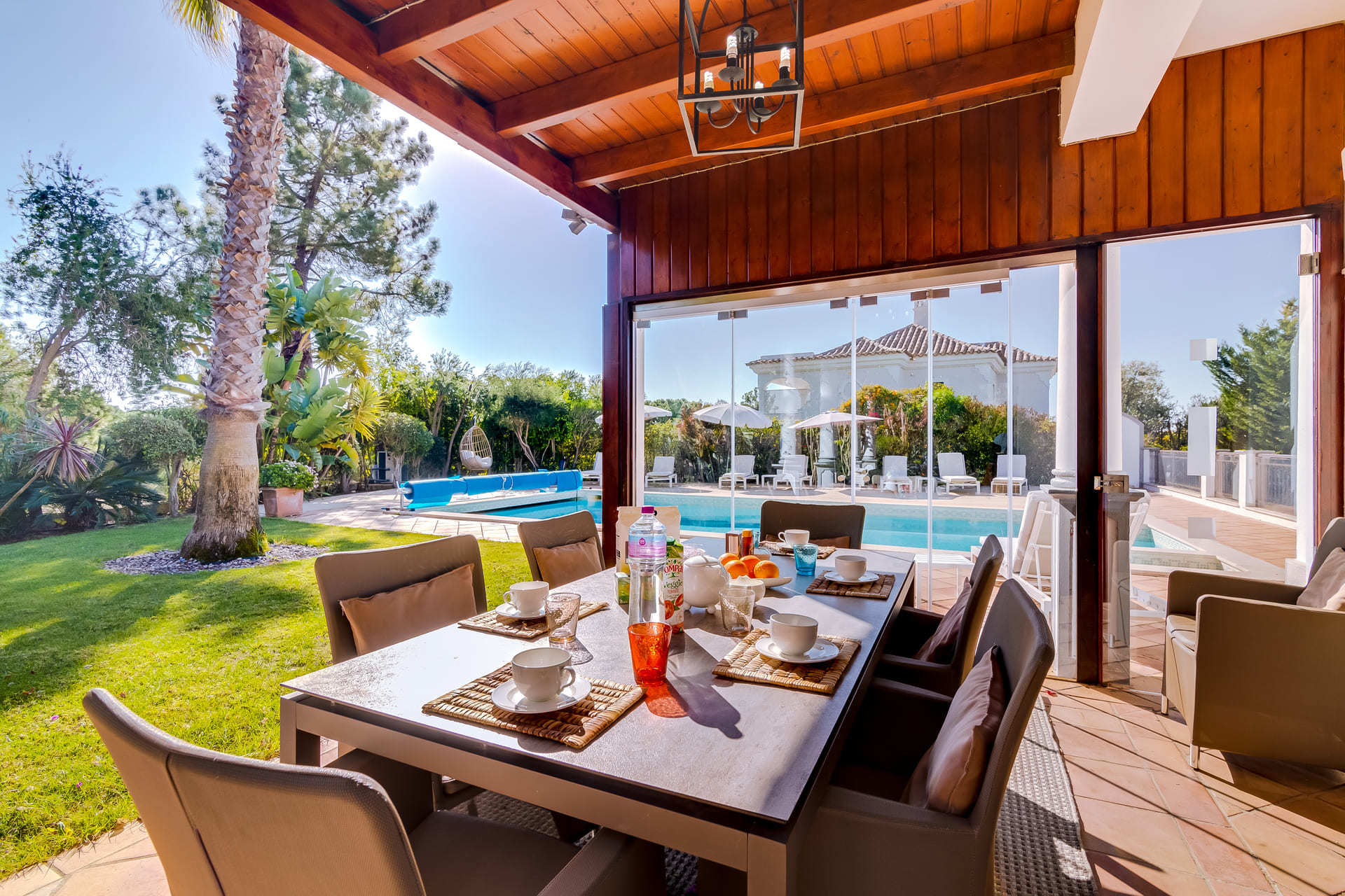 Vam in vaši družini bo všeč ta vila s 5 zvezdicami in zasebnim bazenom v letovišču Quinta do Lago, vila Algarve 1039