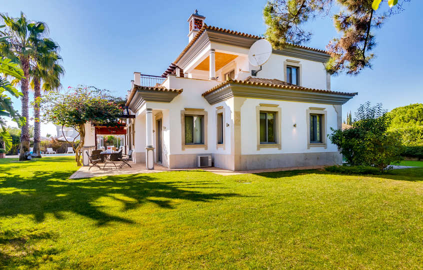 Vam in vaši družini bo všeč ta vila s 5 zvezdicami in zasebnim bazenom v letovišču Quinta do Lago, vila Algarve 1039