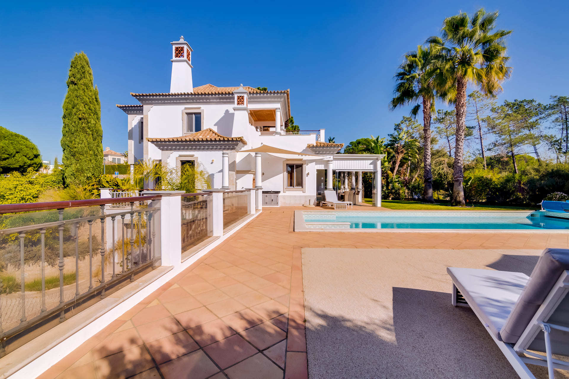 Vam in vaši družini bo všeč ta vila s 5 zvezdicami in zasebnim bazenom v letovišču Quinta do Lago, vila Algarve 1039