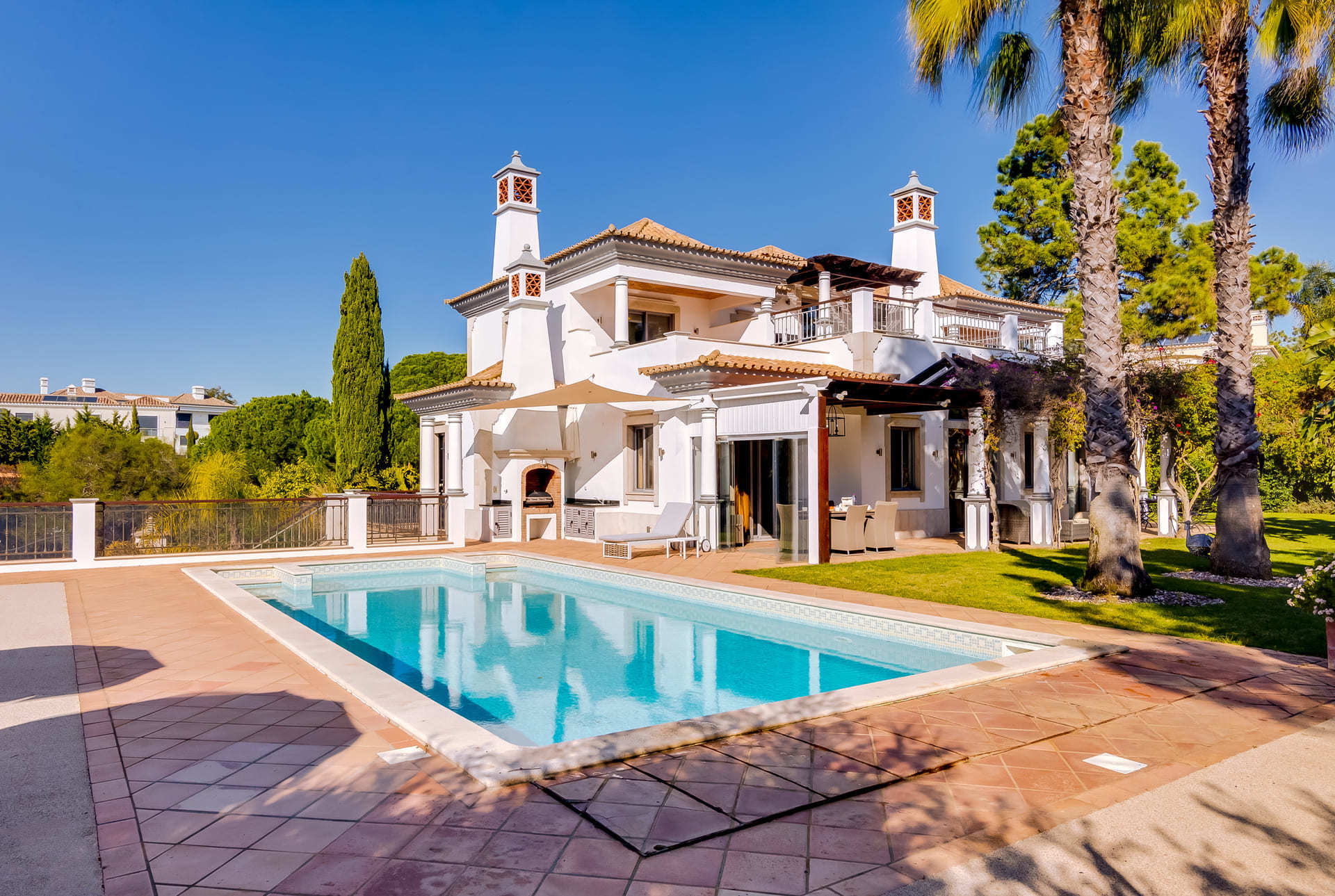 Vam in vaši družini bo všeč ta vila s 5 zvezdicami in zasebnim bazenom v letovišču Quinta do Lago, vila Algarve 1039